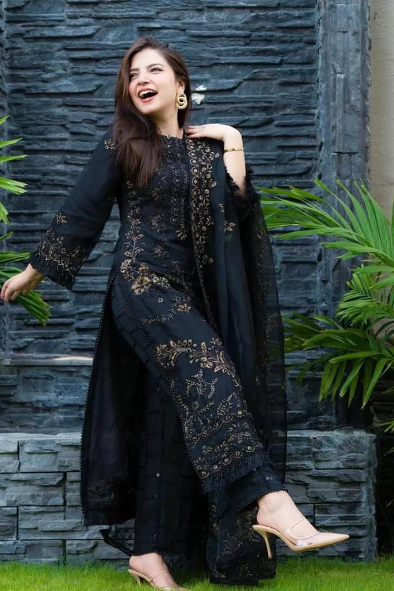 Summer Luxury Lawn Collection 2026 | 3-PCS Suit with Embroidered Chiffon Dupatta Mirza Collection