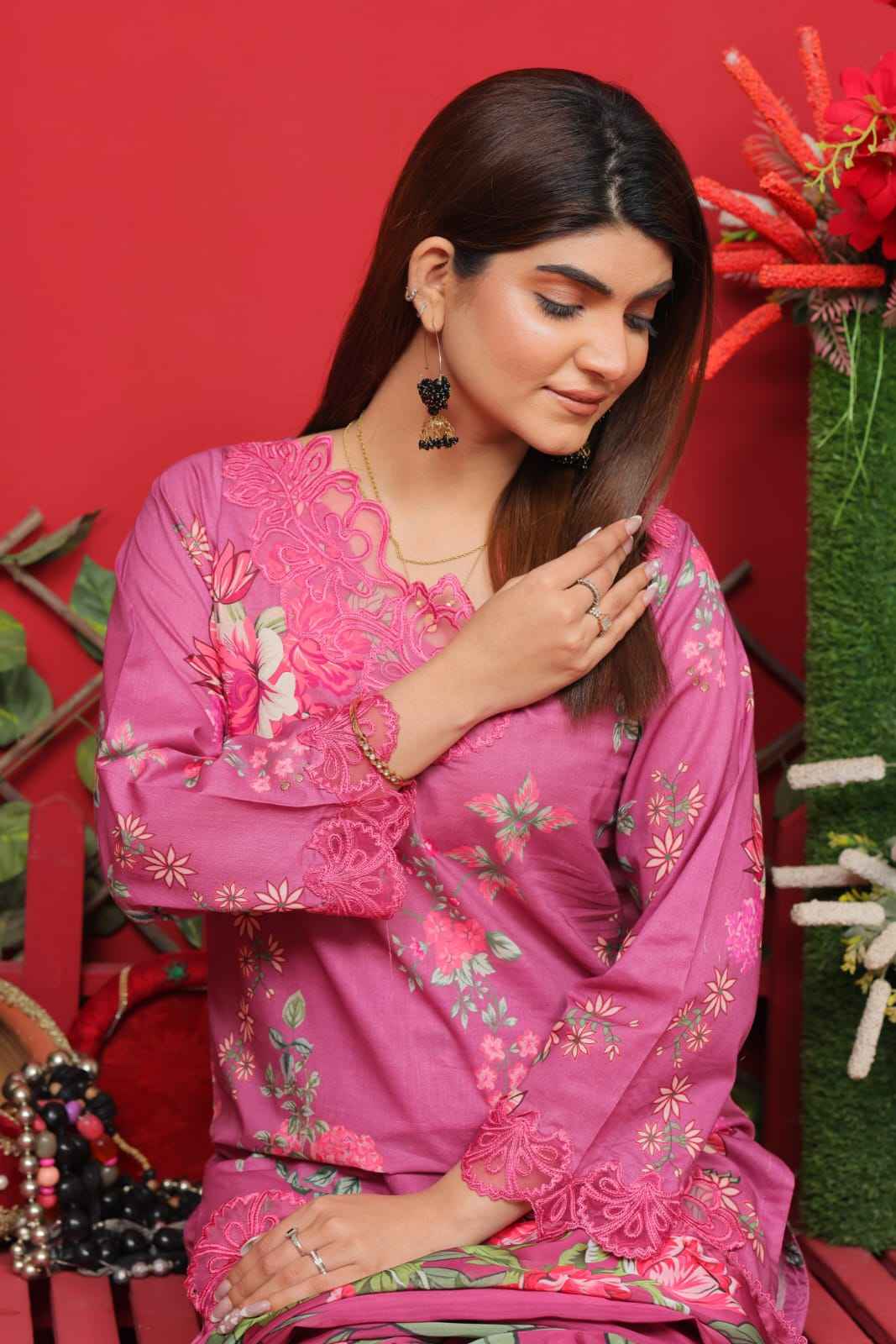 PLUM ESSENCE Mirza Collection